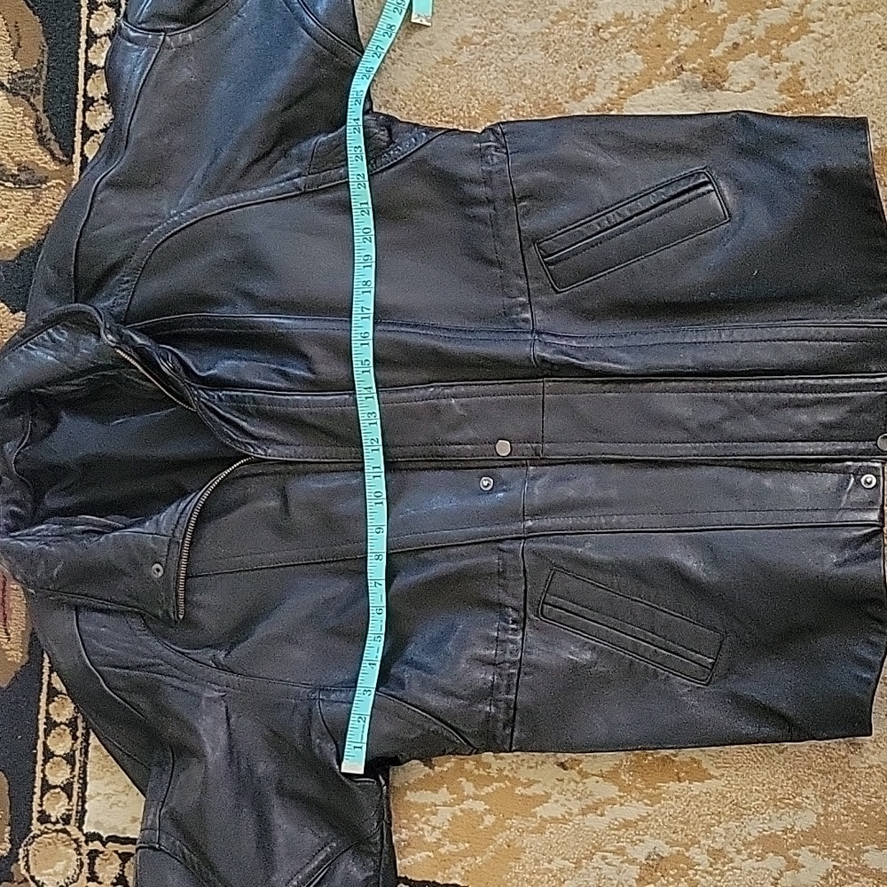 Leather coat - Picture 9 of 11